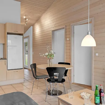 Апартаменты 2 Bedroom Cozy In *