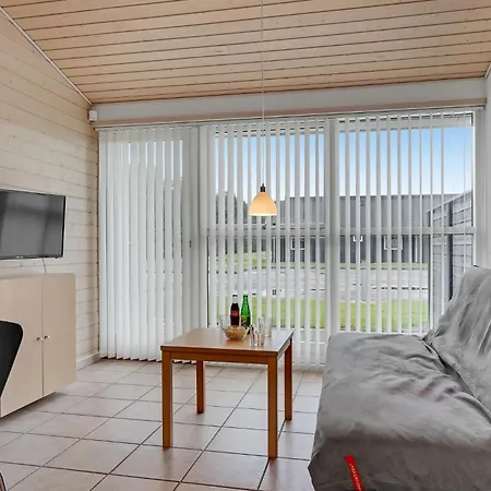 Апартаменты 2 Bedroom Cozy In