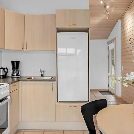 Апартаменты 2 Bedroom Cozy In