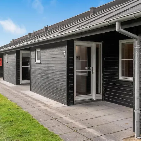 2 Bedroom Cozy In